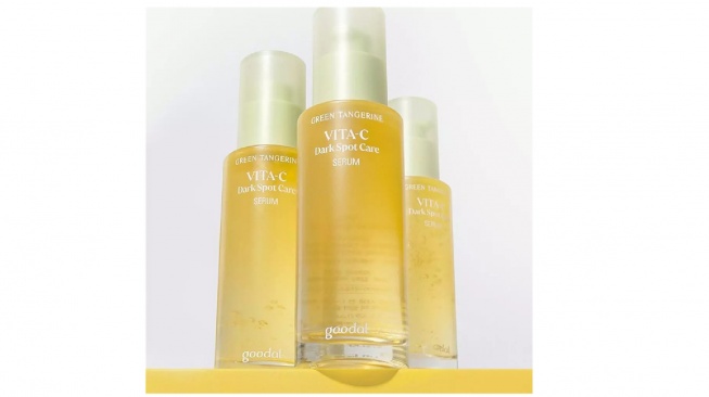 GOODAL Green Tangerine Vita C Dark Spot Care Serum vitamin c (shopee)