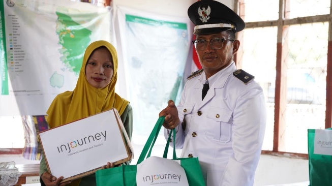 Penyaluran bantuan dikoordinasikan melalui ITDC sebagai PIC InJourney Group di NTT, yang memiliki aset dan aktivitas operasional di wilayah terdampak. (Dok: InJourney Group)