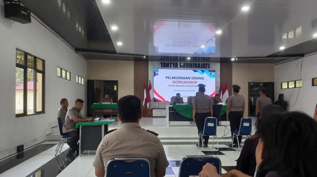 Tiga Polisi di Bengkalis Demosi 3 Tahun, Patsus 30 Hari Imbas Kasus Penganiayaan