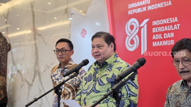 Menteri Koordinator Bidang Perekonomian Airlangga Hartarto membantah tudingan AS soal pengalihan barang dari China untuk perdagangan ke AS. [Suara.com/Fakhri Fuadi Muflih].