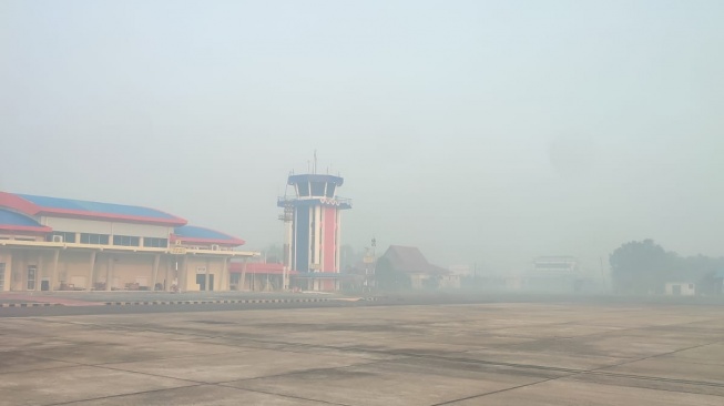 Bandara H. Asat Sampit yang dikepung Asap akibat kebakaran hutan. [Dok Kemenhub].