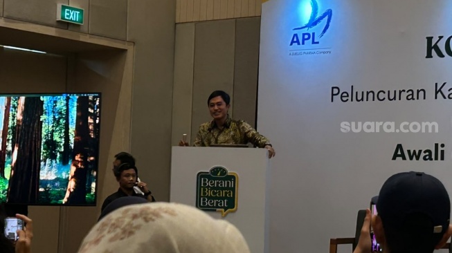 Wakil Menteri Kesehatan (Wamenkes) RI Prof. Dante Saksono Harbuwono saat kampanye edukasi kesehatan Berani Bicara Berat yang digagas PT Anugerah Pharmindo Lestari (APL), Jumat (14/8/2026). [Suara.com/Dini Afrianti]