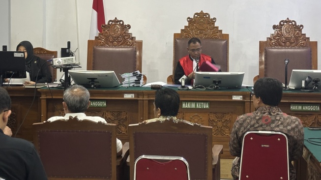 Mantan Direktur Penyidikan Jaksa Agung Muda Tindak Pidana Khusus (Jampidsus) Jasman Panjaitan saat bersaksi di sidang praperadilan Febrie Adriansyah di Pengadilan Negeri Jakarta Selatan, Jumat (21/8/2026). [Suara.com/Faqih]