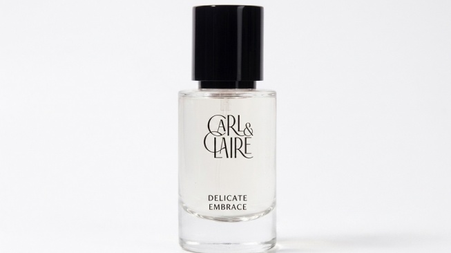 Carl & Claire - Delicate Embrace (Shopee)