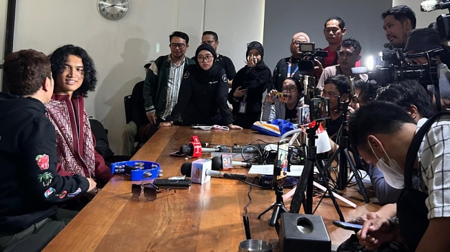 Aldi Taher berkolaborasi dengan penyanyi asal Malaysia, Atta Runman dalam proyek lagu berjudul "Maafkan". [dokumentasi pribadi]