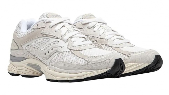 Sepatu yang Nyaman Dipakai Jalan 20.000 Langkah per Hari, SAUCONY Shoes Progrid Omni 9. (cyclopedia.id)