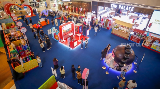 Pengunung mendatangi gelaran Styles LAND di Lippo Mall Kemang, Jakarta, Jumat (22/8/2026). [Suara.com/Alfian Winanto]