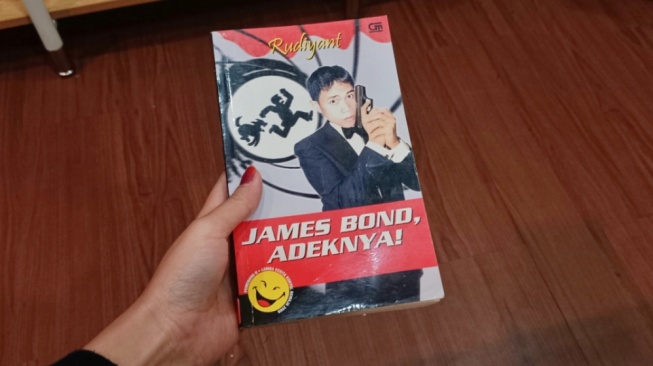 Membaca James Bond, Adeknya! Kekonyolan Aksi Kosim dan Kipoy