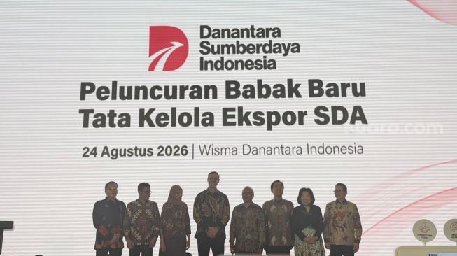 Jajaran Komisaris dan Direksi PT Danantara Sumberdaya Indonesia (DSI). [Suara.com/Achmad Fauzi]. 