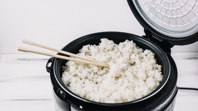 9 Rekomendasi Smart Rice Cooker Terbaik untuk Masakan Nasi Lebih Pulen