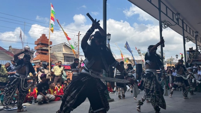 Pertunjukan Tari Warok di acara GEMPAR Pasar Godean, Senin (24/8/2026)