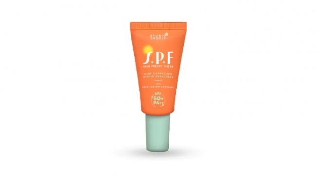 Studio Tropik Tinted Sunscreen SPF 50+ PA++ Skin Pretty Filter (Shopee)