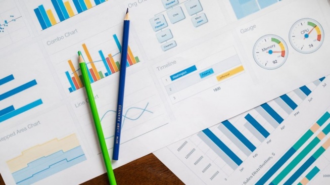 Ilustrasi rumus rata-rata, median, dan modus. (Pexels/RDNE Stock project)