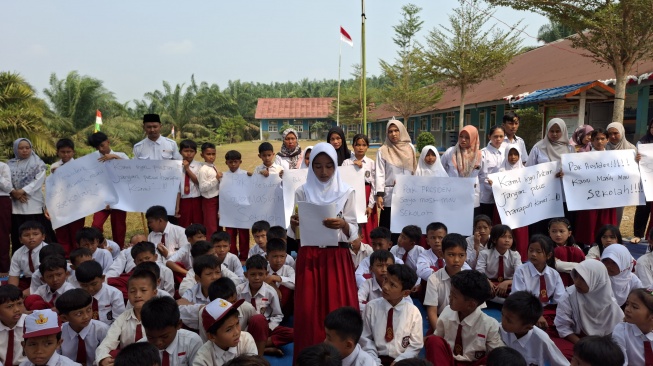 Sekolah Bakal Digusur, Ratusan Murid SD di Batanghari Mengadu ke Presiden