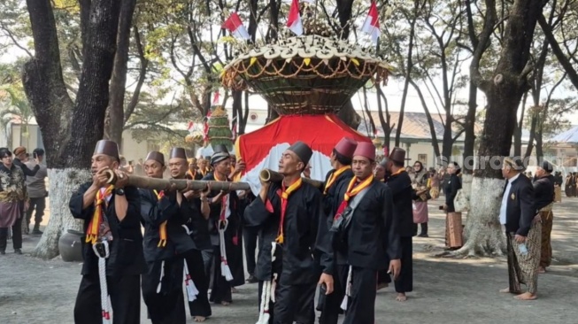 Panas! Keraton Solo Gelar Dua Kirab Grebeg Mulud Sekaligus, Kubu Purboyo Ungkap Dugaan Sabotase