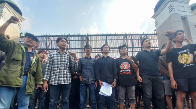 'Merebut Kembali Indonesia!' GERAM Ikut Melebur Bersama Warga Pati Geruduk DPR Besok