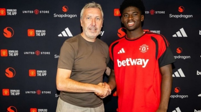 Carlos Baleba Bisa Ubah Wajah Lini Tengah Manchester United, Solusi Kejar Gelar Premier League?