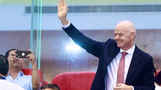 Ketua FIFA Gianni Infantino hadir langsung di Stadion My Dinh, Hanoi, untuk menyaksikan pertandingan final leg kedua Piala AFF 2026 antara Vietnam vs Thailand, Rabu (26/8/2026). [Dok Tuoitre] 