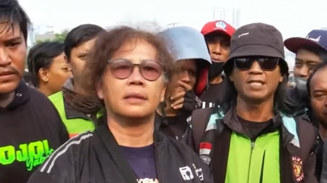 Sejumlah driver ojek online mengaku kecewa dengan massa dari Aliansi Masyarakat Pati Bersatu (AMPB) yang disebut pergi begitu saja setelah mereka diterima oleh pimpinan DPR RI. (tangkap layar/ ist)