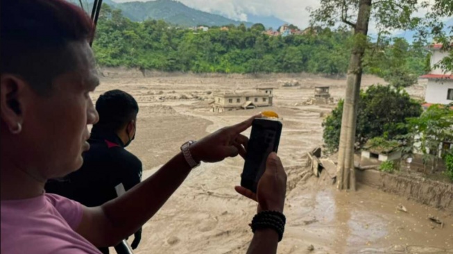 55 Warga Malaysia Hilang Kontak di Tengah Banjir Bandang Nepal
