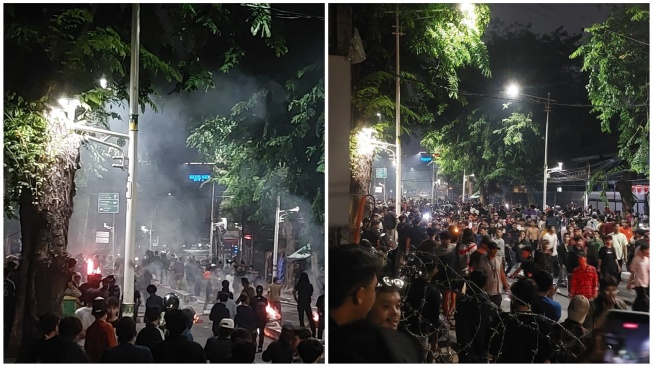 Massa Bikin Barikade di Jalan Palmerah Utara, Hadapi Polisi yang Tembakkan Gas Air Mata