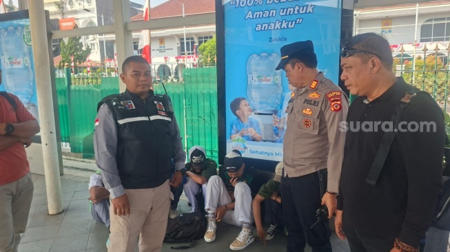 Niat Ikut Demo di DPR, 5 Pelajar Asal Sukabumi Malah Dicegat Polisi di Stasiun Bogor