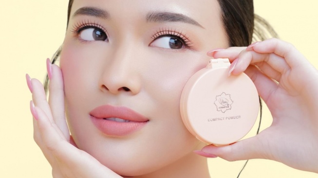Compact Powder Viva Cosmetics (Instagram/viva.cosmetics)