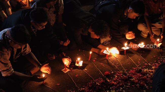 Kenang Korban, Massa Gelar Aksi 'Agustus Gelap' di UGM: Menolak Lupa Kekerasan Aparat
