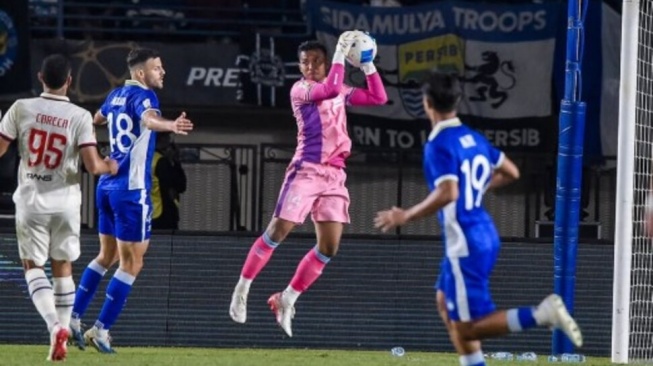Persib Bandung Wajib Waspada! Teja Paku Alam Ungkap Ancaman Serangan Balik Manila Digger