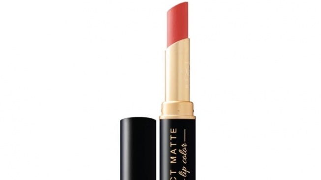 Lipstik matte yang cocok untuk bibir kering. (Shopee)