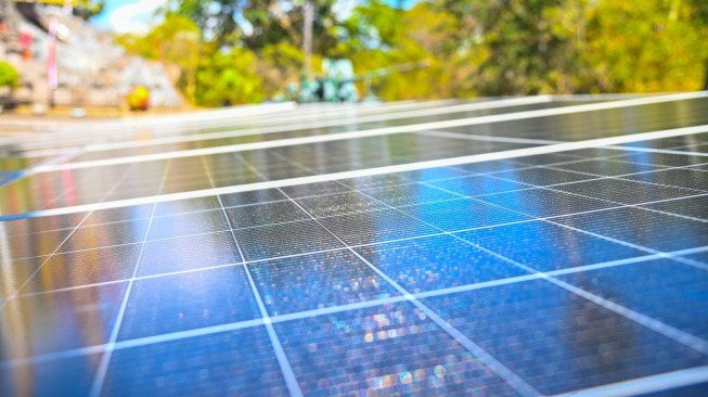 PLTS 100 GW Dikebut 3 Tahun, Energi Impor Mau Dipangkas