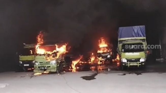 Pabrik Styrofoam di Cileungsi Ludes Terbakar, Percikan Las Hanguskan Bangunan Hingga 7 Mobil