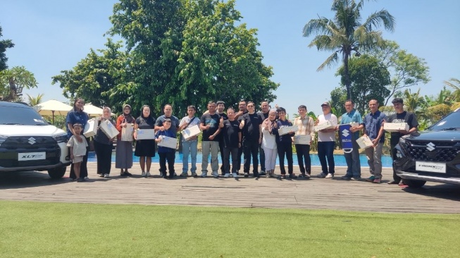 Penyerahan Suzuki XL7 kepada konsumen di Yogyakarta (IST)