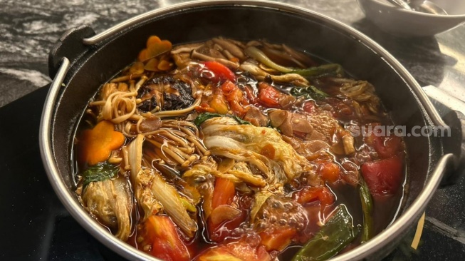 Spicy Tomato Sukiyaki. [Suara.com/Dini Afrianti]