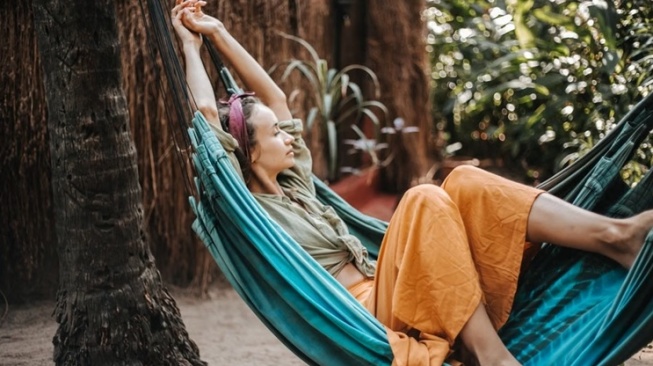 Fenomena Downshifting: Saat Gen Z Mulai Memilih Hidup yang Lebih Sederhana