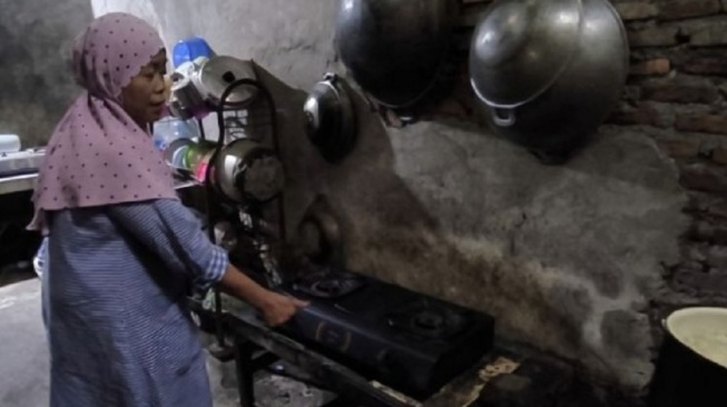 Bagian dapur kediaman korban yang menjadi titik kejadian ledakan gas di Kampung Pulo Kapuk, RT 01/RW 05, Desa Mekarmukti, Kecamatan Cikarang Utara, Kabupaten Bekasi, Jawa Barat, Sabtu (29/8/2026) [Suara.com/ANTARA]