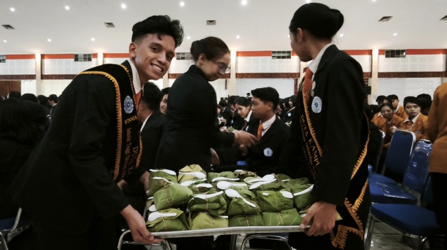 PTN Borong Kuota Maba, Kampus Swasta Pilih Tampung Anak Korban Bencana Lewat Sego Berkat