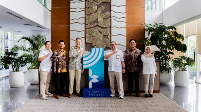 InJourney Airports memanfaatkan kecerdasan buatan untuk meningkatkan kemampuan komunikasi petugas demi mengantisipasi lonjakan wisatawan asing. [Istimewa]