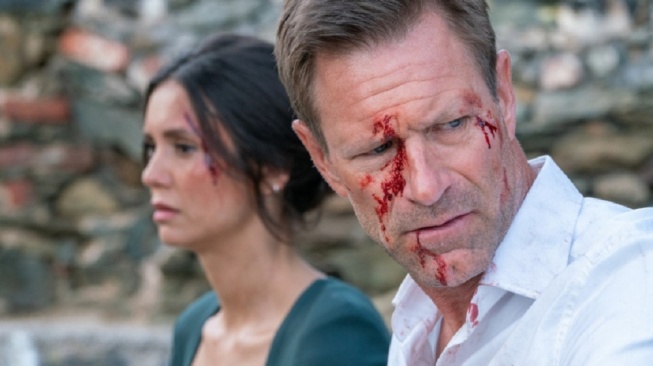 Film The Bricklayer yang dibintangi Aaron Eckhart dan Nina Dobrev akan tayang pada Senin (31/8/2026) malam ini pukul 22.00 WIB di Trans TV. [YouTube]