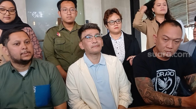 Ruben Onsu menggelar konferensi pers perdamaian dengan pelapor di Kebayoran Baru, Jakarta Selatan pada Senin, 31 Agustus 2026