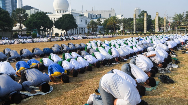 Berharap Hujan Segera Turun, Masjid Agung Al-Azhar Gelar Shalat Istisqa
