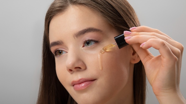 Apakah Boleh Menggabungkan Retinol dan Vitamin C untuk Flek Hitam?