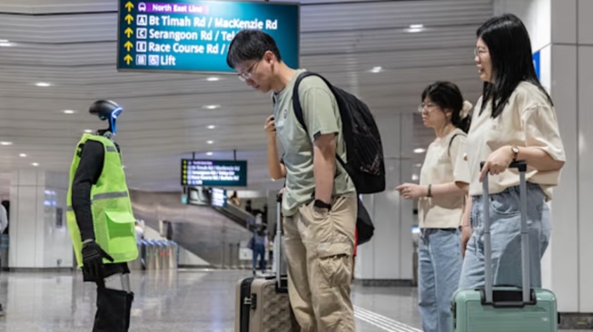 Perkenalkan Olly, Robot Humanoid Petugas Layanan di Stasiun MRT