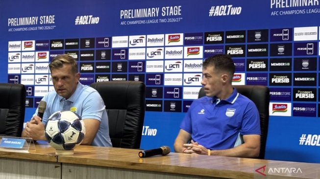 Pelatih Persib Bandung Igor Tolic saat memberikan keterangan usai pertandingan melawan Manilla Digger di Stadion Si Jalak Harupat, Kabupaten Bandung, Jawa Barat, Senin (31/8/2026). (ANTARA/Rubby Jovan)
