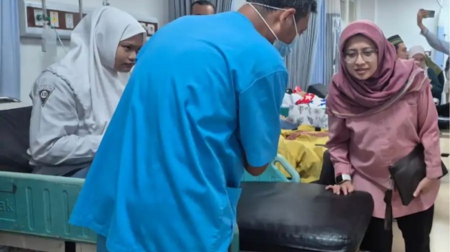 Ratusan Santri Keracunan MBG di Sidoarjo: Tim Pusat Turun Gunung, Nasib SPPG di Ujung Tanduk