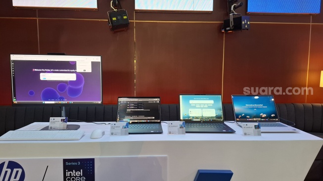 Jajaran HP Omnibook AI, Jakarta, Selasa (1/9/2026). [Suara.com/Rahma]