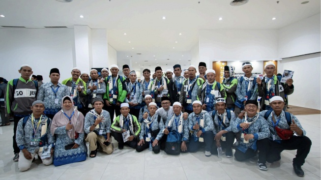 70 Mitra Driver Gojek Berangkat Tunaikan Ibadah Umrah