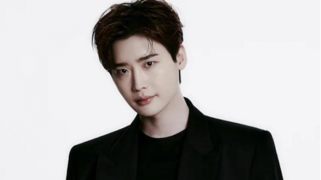 Bentrok Jadwal, Lee Jong Suk Dipastikan Batal Bintangi Iseop's Romance