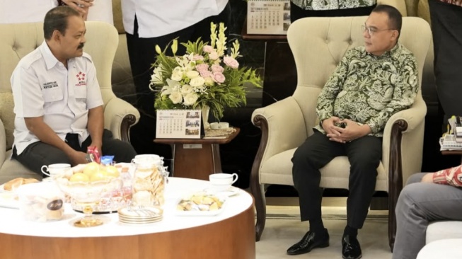 Dasco Tegaskan Pedagang Kaki Lima Wajah Ekonomi Rakyat: Suara Mereka Harus Sampai ke Kebijakan!