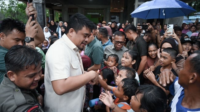 Resmikan Jembatan Bailey di Tapteng, Bobby Nasution Janji Beri Modal Usaha untuk Warga